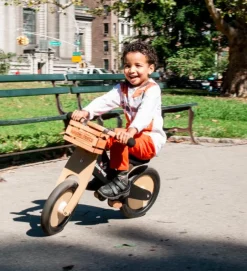 Kinderfeets Løbecykel tilbehør - Tiny Tot transportkasse| Løbecykler|Babylegetøj